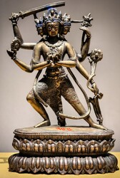 Humkara (Buddhist Deity): (Six Arms)